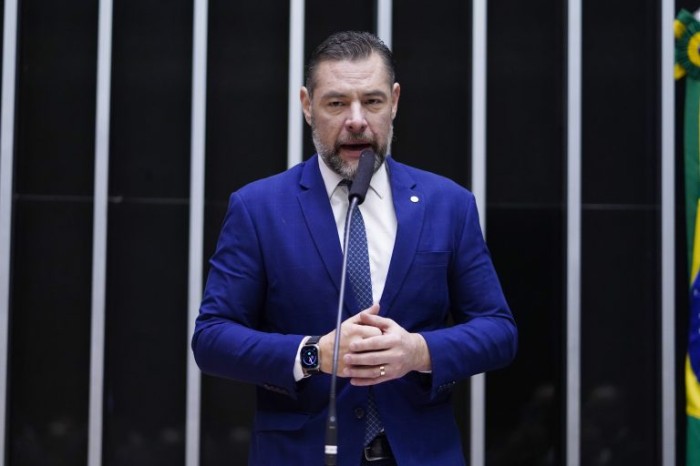 Marangoni recomendou a aprovação do projeto, com alterações - (Foto: Pablo Valadares / Câmara dos Deputados)