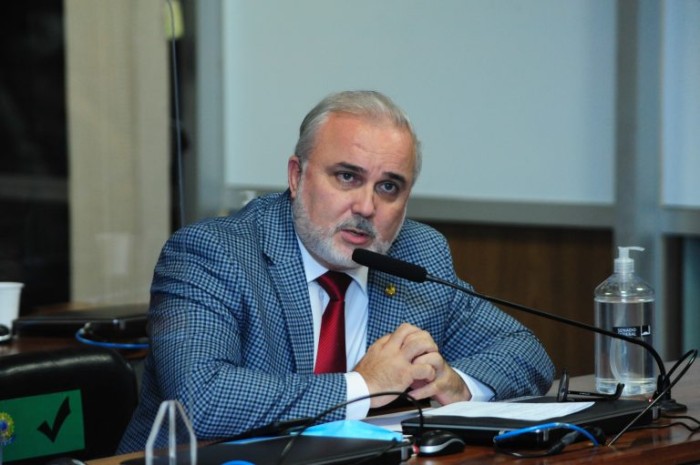 Presidente da Petrobras, Jean Paul Prates deve esclarecer planos para transição energética - (Foto: Billy Boss/Câmara dos Deputados)