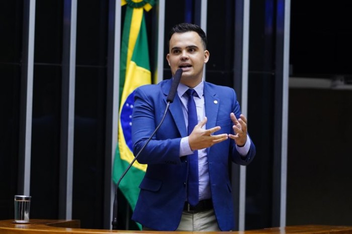 Para Junio Amaral, proposta vai garantir maior segurança a conselheiros - (Foto: Pablo Valadares/Câmara dos Deputados)