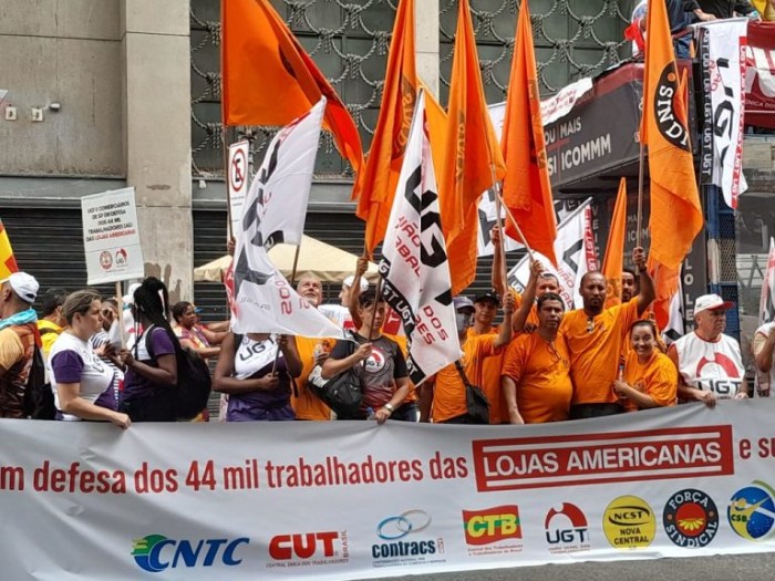 Trabalhadores da empresa protestam no Rio de Janeiro - (Foto: Força Sindical)