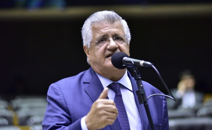 O relator da proposta, deputado Bacelar - (Foto: Zeca Ribeiro/Câmara dos Deputados)