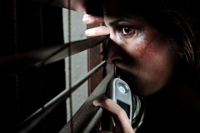 No Brasil, uma mulher é vítima de violência a cada quatro horas - (Foto: Depositphotos)