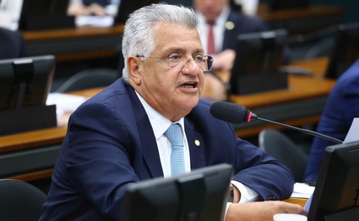 O relator da comissão, deputado Bacelar - (Foto: Vinicius Loures/Câmara dos Deputados)