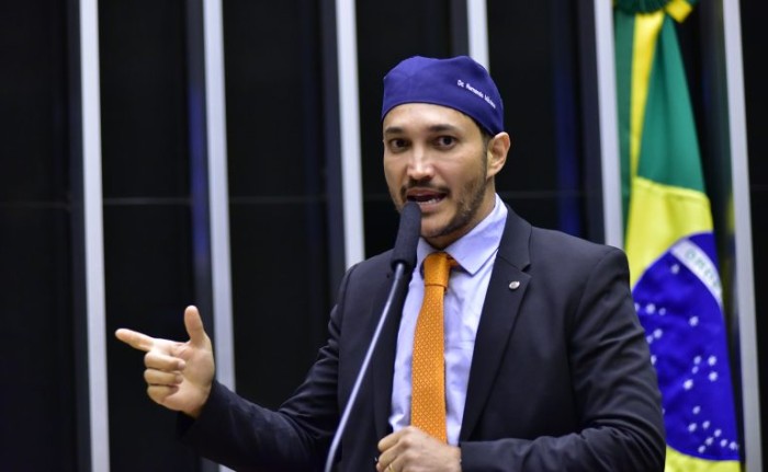 O autor da proposta, deputado Dr. Fernando Máximo - (Foto: Bruno Spada/Câmara dos Deputados)