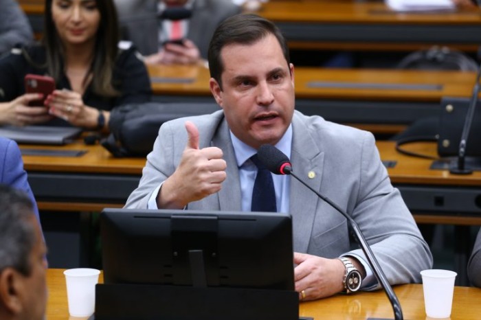 Nicoletti: internet no voo pode estimular demanda por passagens aéreas - (Foto: Vinicius Loures/Câmara dos Deputados)