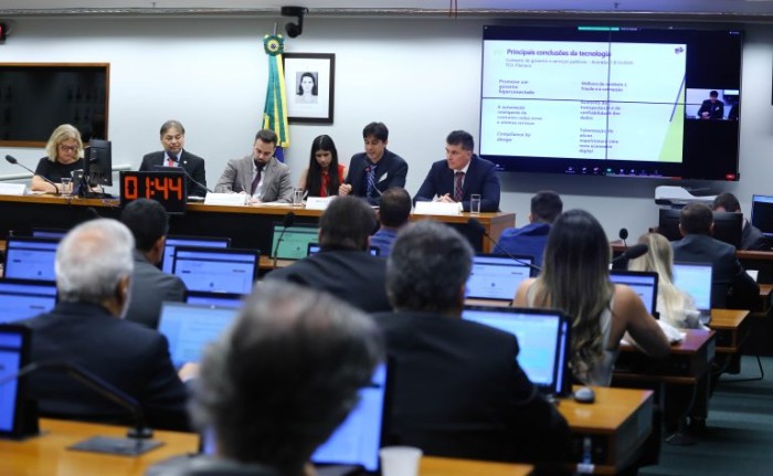 Comissão analisou benefícios do uso da tecnologia - (Foto: Vinicius Loures/Câmara dos Deputados)