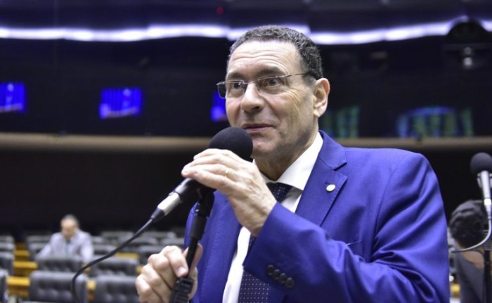 O relator, deputado Vitor Lippi, recomendou a aprovação do projeto - (Foto: Zeca Ribeiro/Câmara dos Deputados)