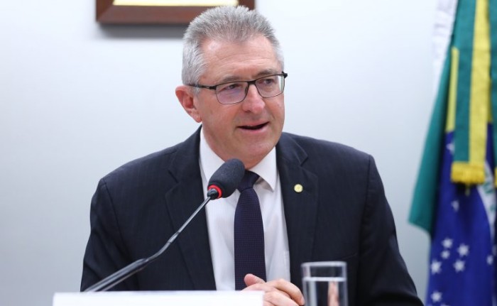 O relator, deputado Heitor Schuch, recomendou a aprovação do projeto - (Foto: Vinicius Loures/Câmara dos Deputados)