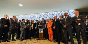 Frentes parlamentares defenderam prerrogativas do Legislativo, em ato no Salão Verde da Câmara - (Foto: fpagropecuaria.org.br)