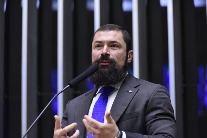 Delegado Paulo Bilynskyj: facções incendeiam ônibus criminosamente - (Foto: Zeca Ribeiro/Câmara dos Deputados)