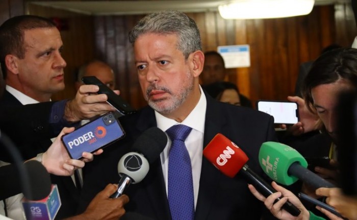 Lira concedeu entrevista após evento sobre a Constituição - (Foto: Marina Ramos/Câmara dos Deputados)