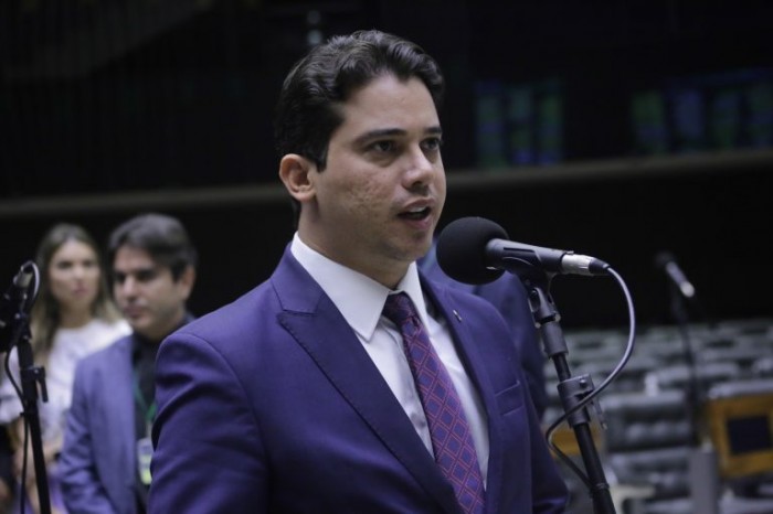 O autor da proposta, deputado Júnior Mano - (Foto: Paulo Sérgio/Câmara dos Deputados)