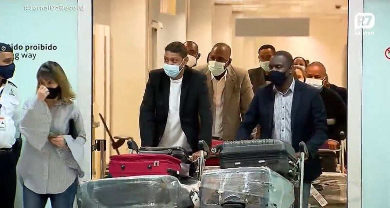 Missionários da Igreja Universal foram deportados de forma ilegal - (Foto: Reprodução/Jornal da Record)