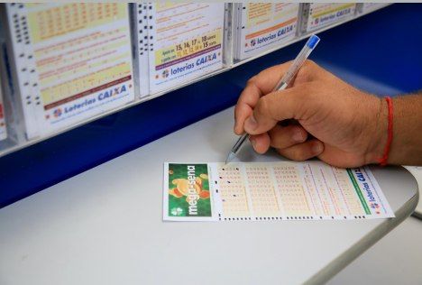 Próximo prêmio da Mega-Sena vai pagar R$ 50 milhões - (Foto: JOá SOUZA/FUTURA PRESS/ESTADÃO CONTEÚDO-25/01/2021)