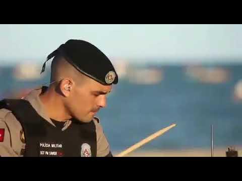 Banda da Polícia Militar da Paraíba toca a música Meu Abrigo.